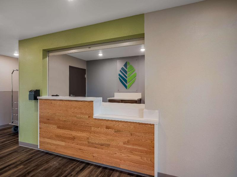 Woodspring Suites Milwaukee Menomonee Falls image