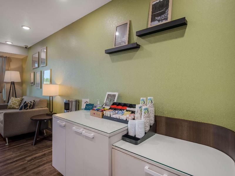 Woodspring Suites Milwaukee Menomonee Falls image