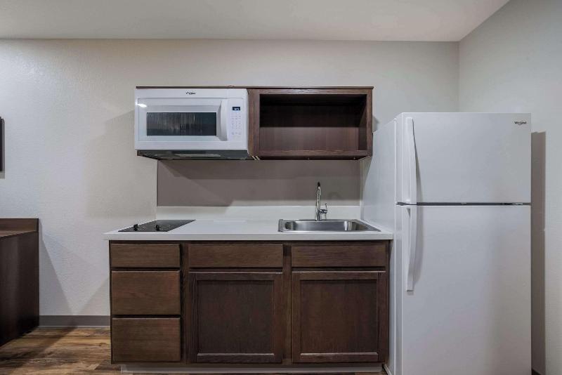 Woodspring Suites Milwaukee Menomonee Falls image