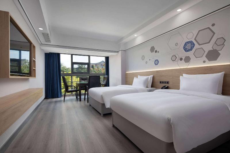 Microtel By Wyndham Kunming Guandu image