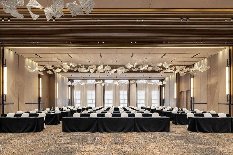 DoubleTree by Hilton Kaifeng image