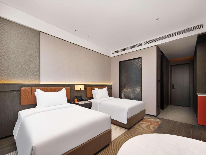 DoubleTree by Hilton Kaifeng image