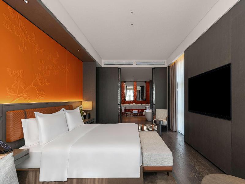 DoubleTree by Hilton Kaifeng image