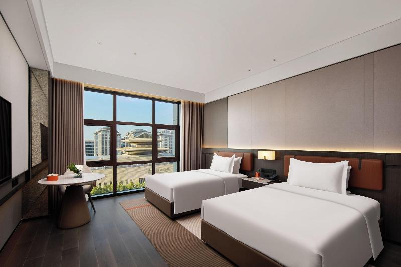 DoubleTree by Hilton Kaifeng image