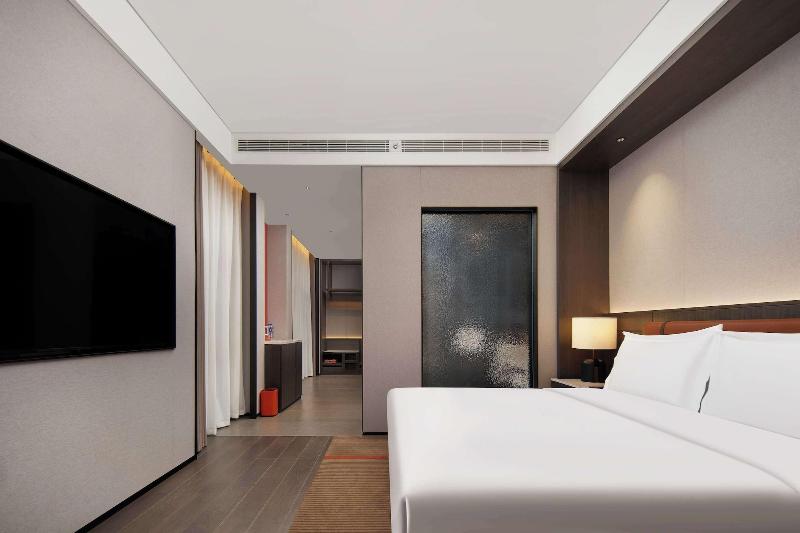 DoubleTree by Hilton Kaifeng image