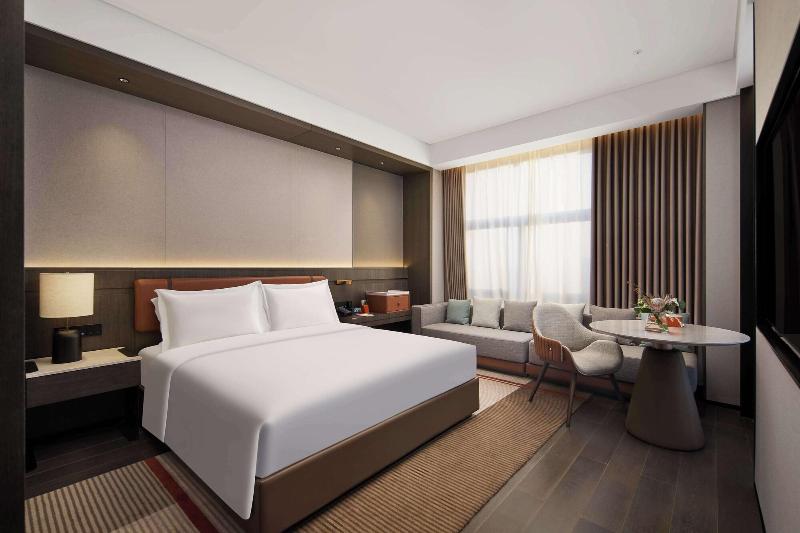 DoubleTree by Hilton Kaifeng image