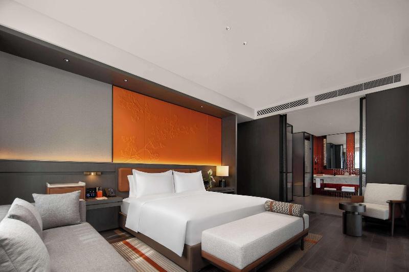 DoubleTree by Hilton Kaifeng image