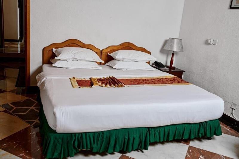 Royal Park Hotel image
