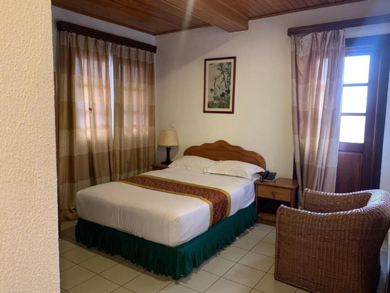 Royal Park Hotel image