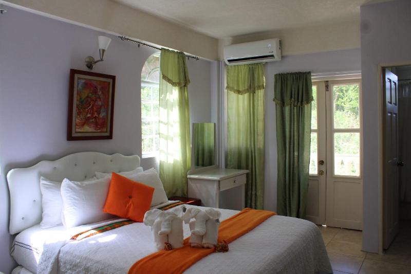 Rejens Hotel image
