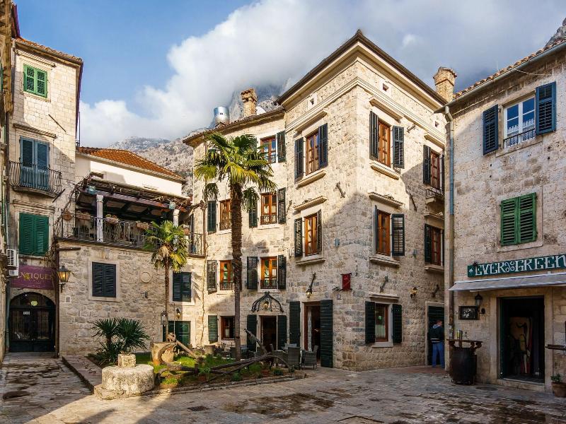 Hotel Monte Cristo image