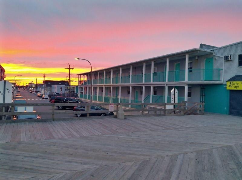 Boardwalk Sand Surf Inn Oceanfront — general view