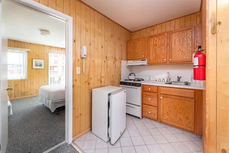 Boardwalk Sand Surf Inn Oceanfront image