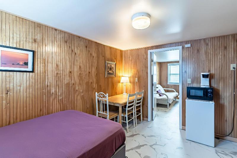 Boardwalk Sand Surf Inn Oceanfront image