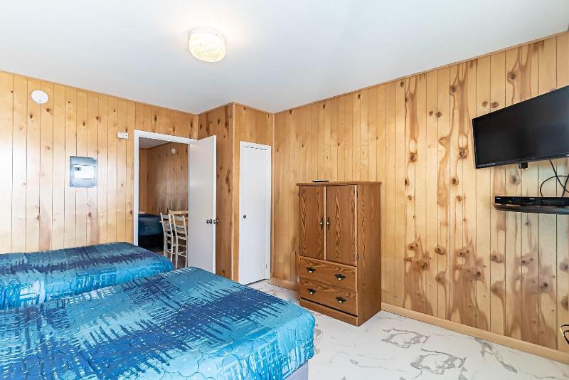 Boardwalk Sand Surf Inn Oceanfront image