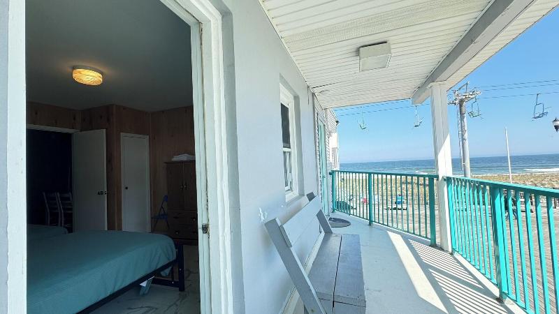 Boardwalk Sand Surf Inn Oceanfront image