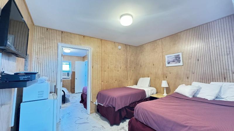 Boardwalk Sand Surf Inn Oceanfront image