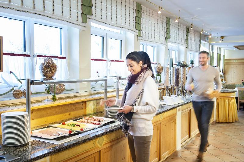 Hotel Zehnerkar Hotel Obertauern image
