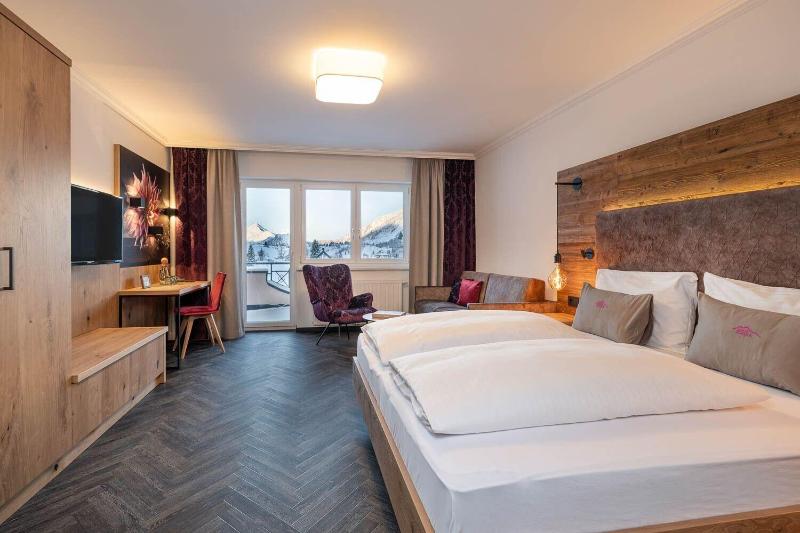 Hotel Zehnerkar Hotel Obertauern image