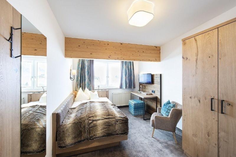 Hotel Zehnerkar Hotel Obertauern image