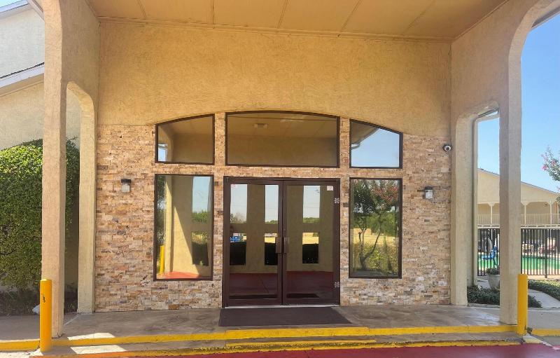 Spanish Trails Inn image