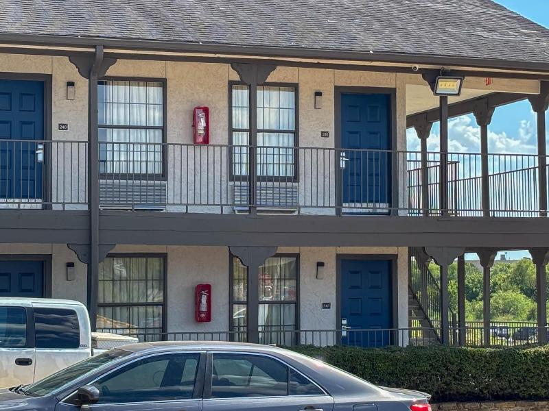 Spanish Trails Inn image