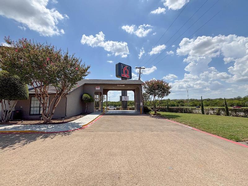 Spanish Trails Inn image