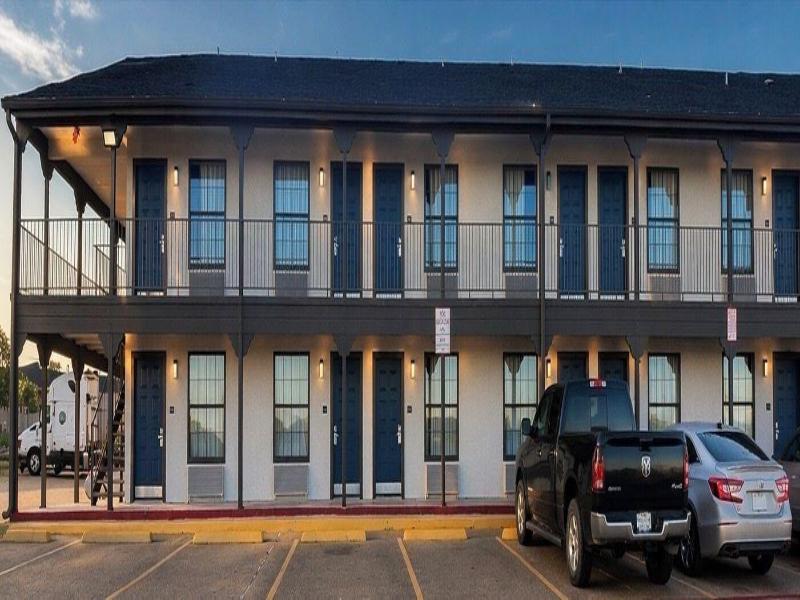 Spanish Trails Inn image