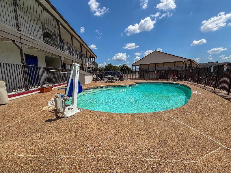 Spanish Trails Inn image