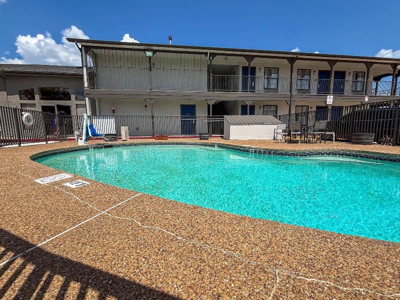 Spanish Trails Inn image