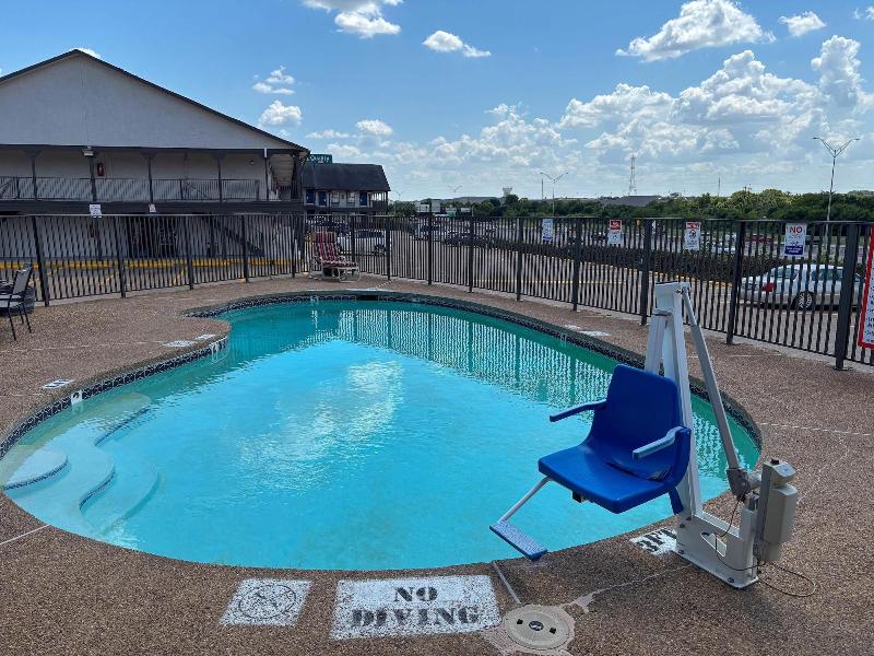 Spanish Trails Inn image