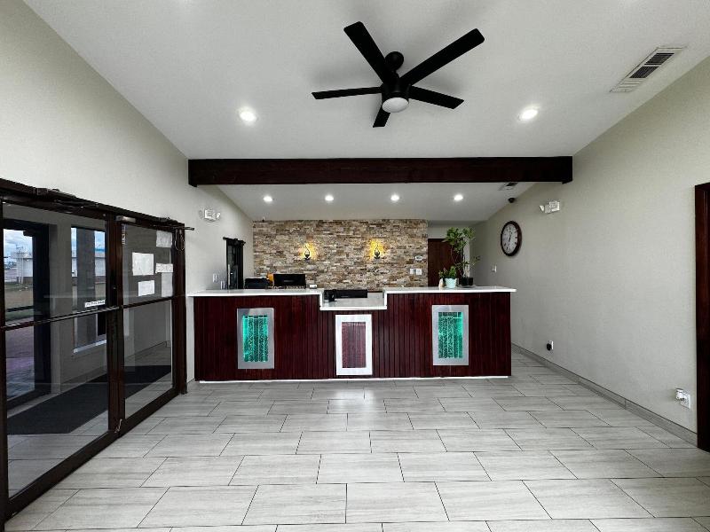 Spanish Trails Inn image