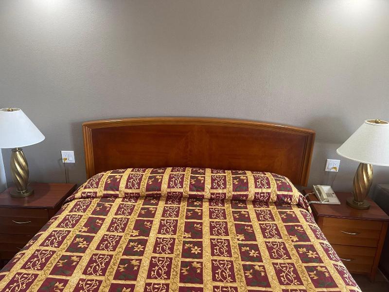 Spanish Trails Inn image