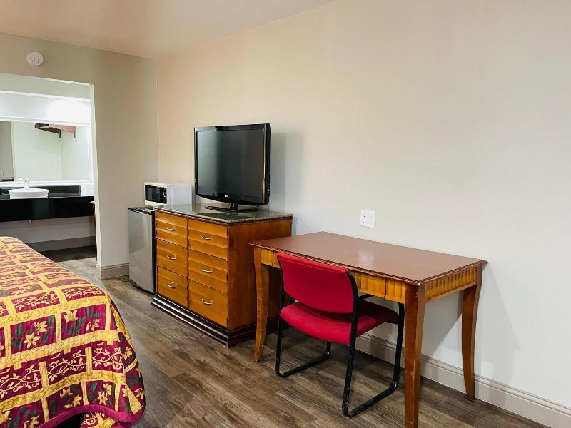 Spanish Trails Inn image