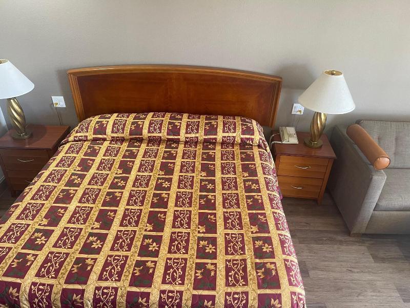 Spanish Trails Inn image
