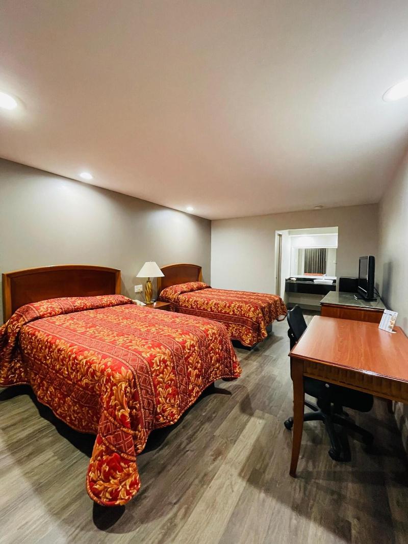 Spanish Trails Inn image