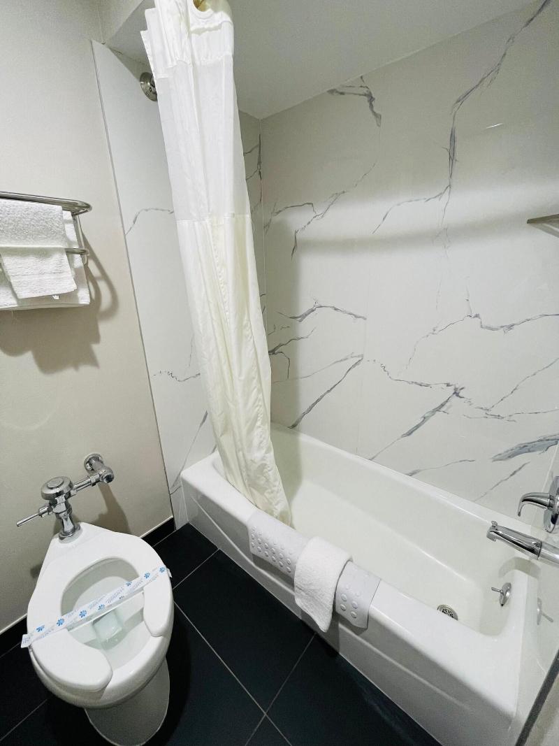 Spanish Trails Inn image