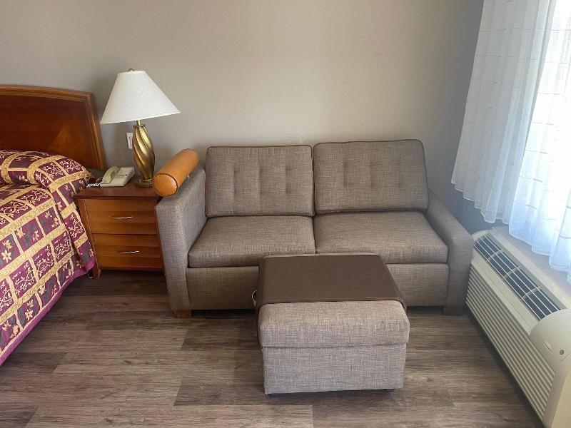 Spanish Trails Inn image