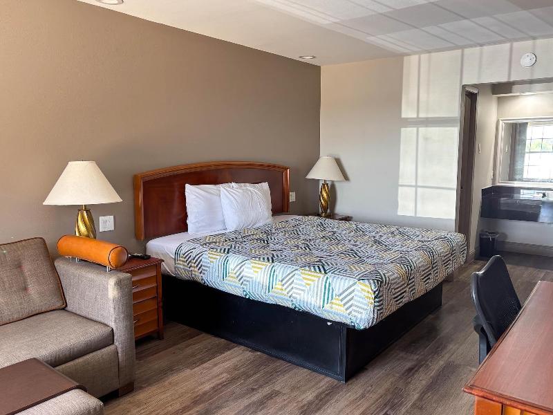 Spanish Trails Inn image
