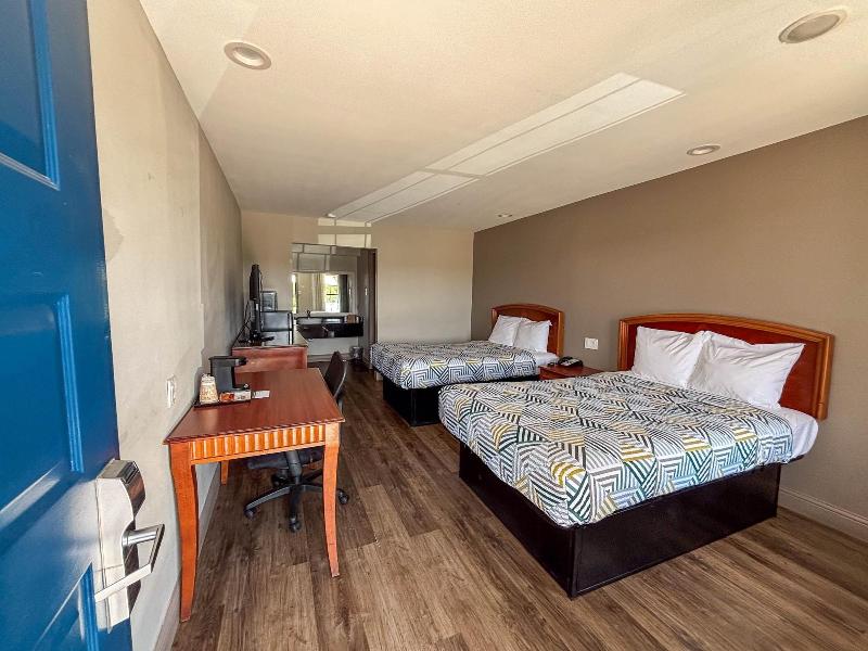 Spanish Trails Inn image