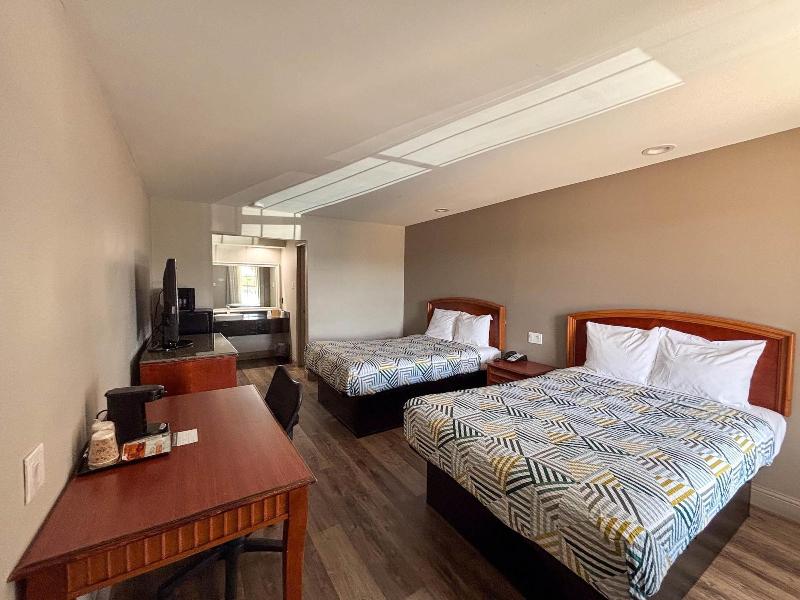 Spanish Trails Inn image