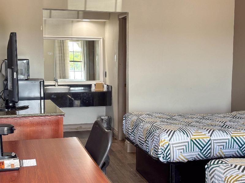 Spanish Trails Inn image