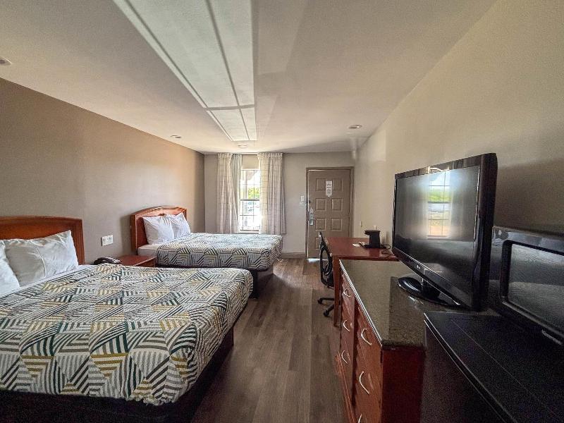Spanish Trails Inn image