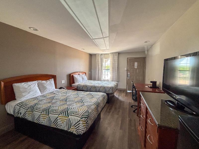 Spanish Trails Inn image