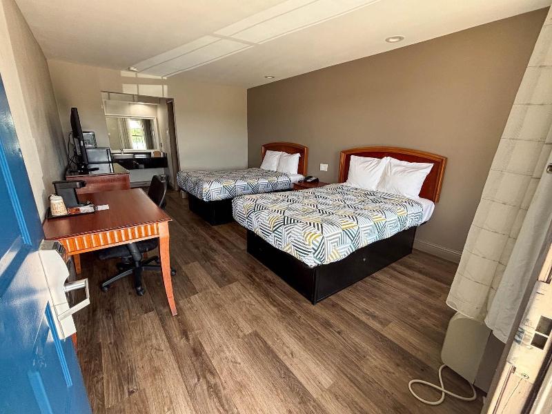 Spanish Trails Inn image