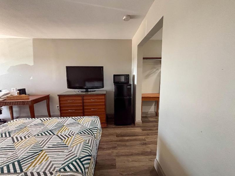 Spanish Trails Inn image