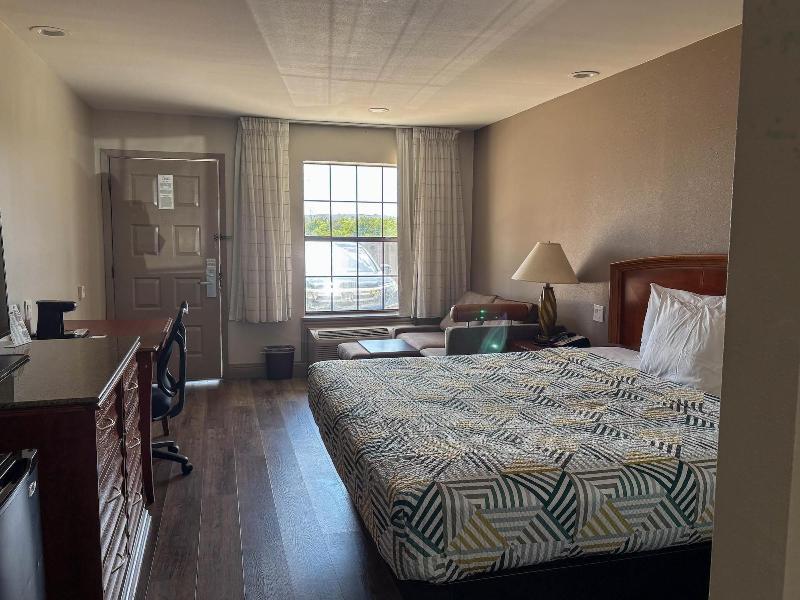 Spanish Trails Inn image