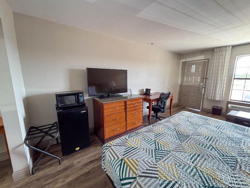 Spanish Trails Inn image