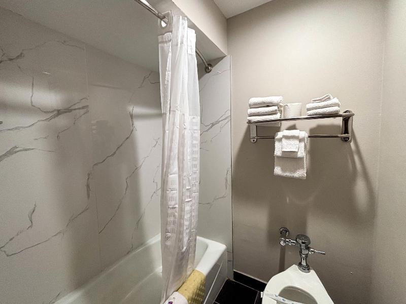 Spanish Trails Inn image