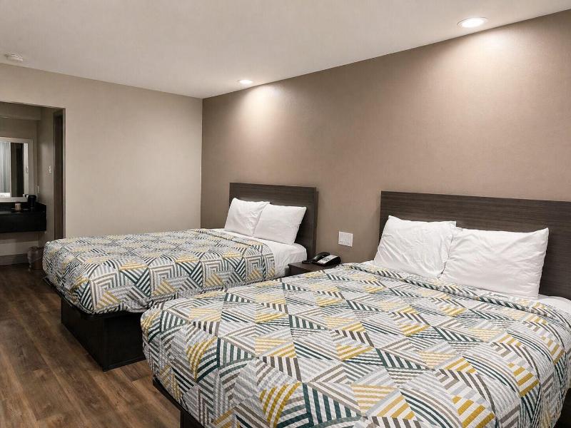 Spanish Trails Inn image